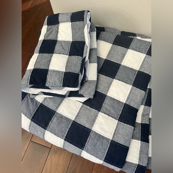 Pottery Barn Bedding Pottery Barn Navy Blue Buffalo Fullqueen Quilt